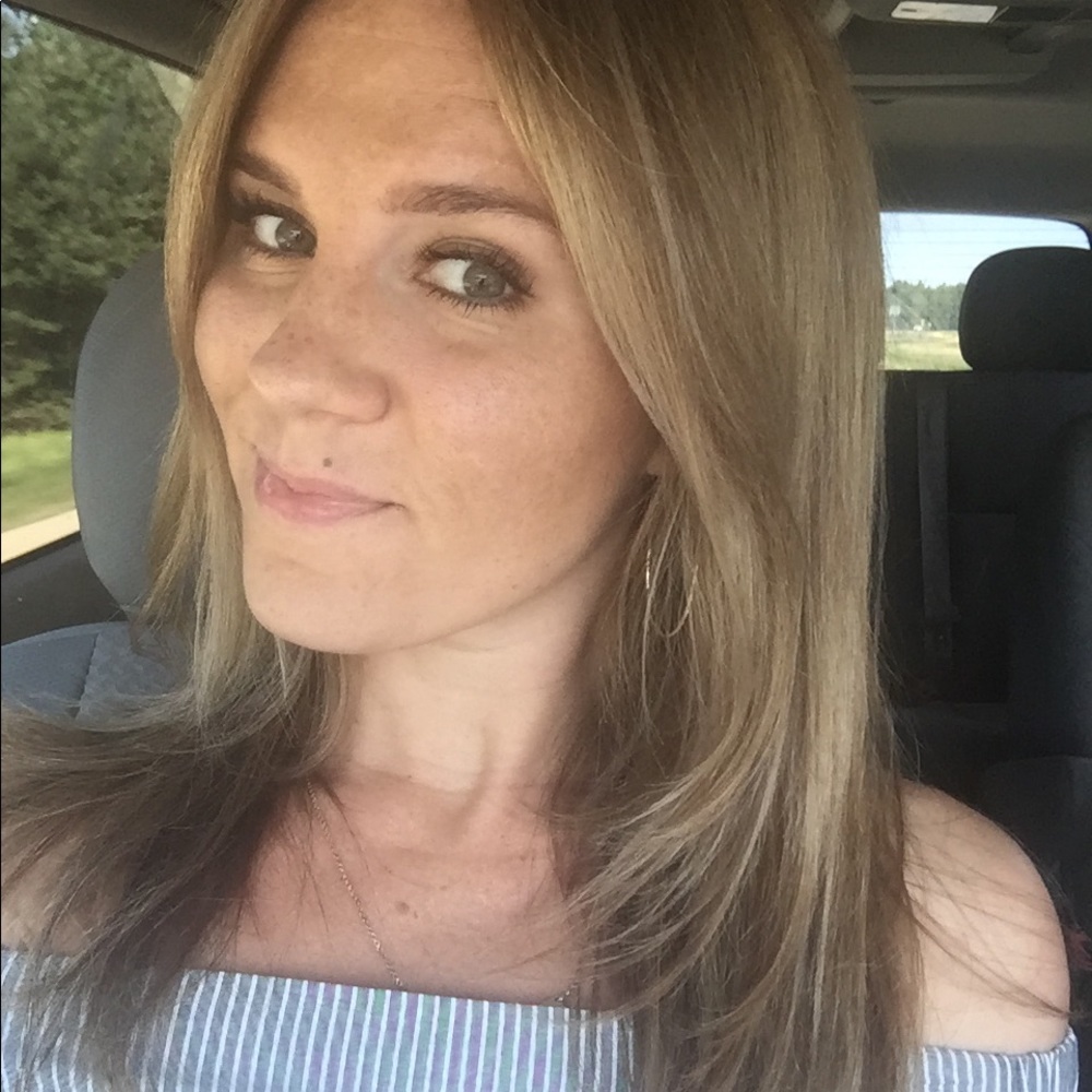 Meet your Posher, Angela